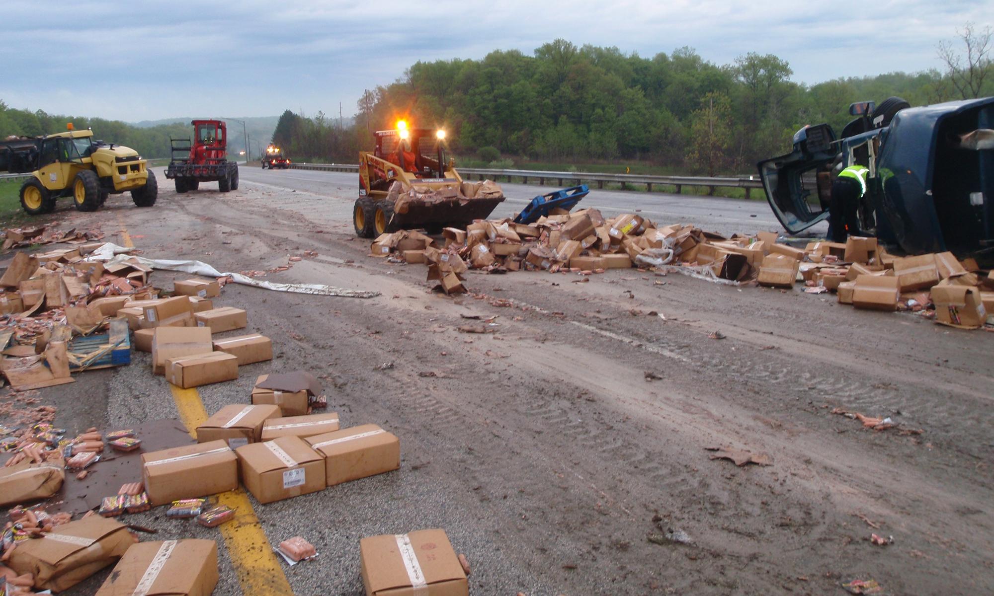 «Заваленный двор: почему УК не убирает снег и как жильцам быстро решить проблему»
